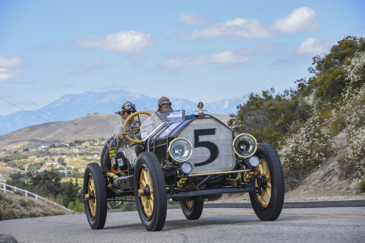 1909 Buick racer attacks the California hills