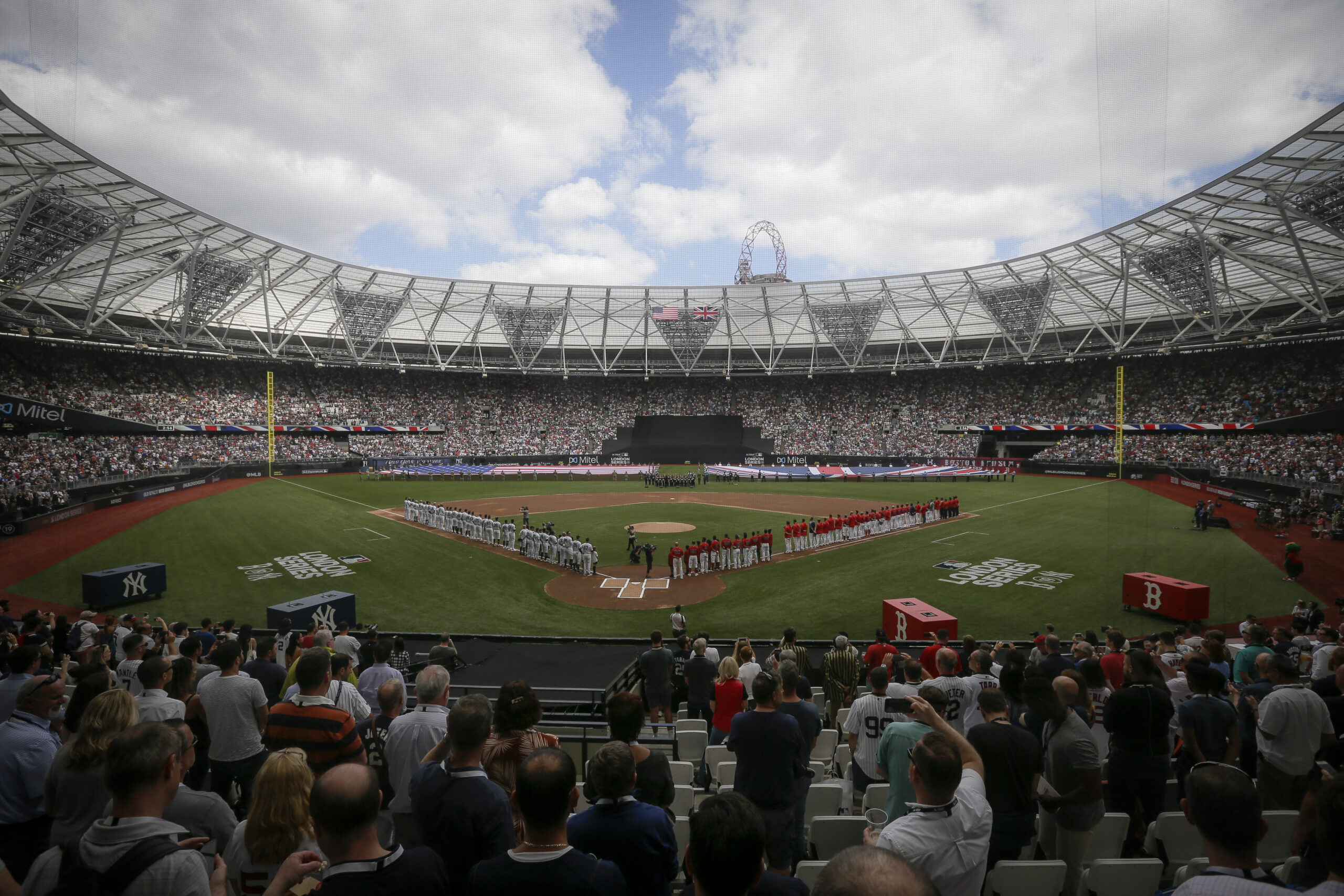 MLB London series attendance: What is the capacity of the stadium