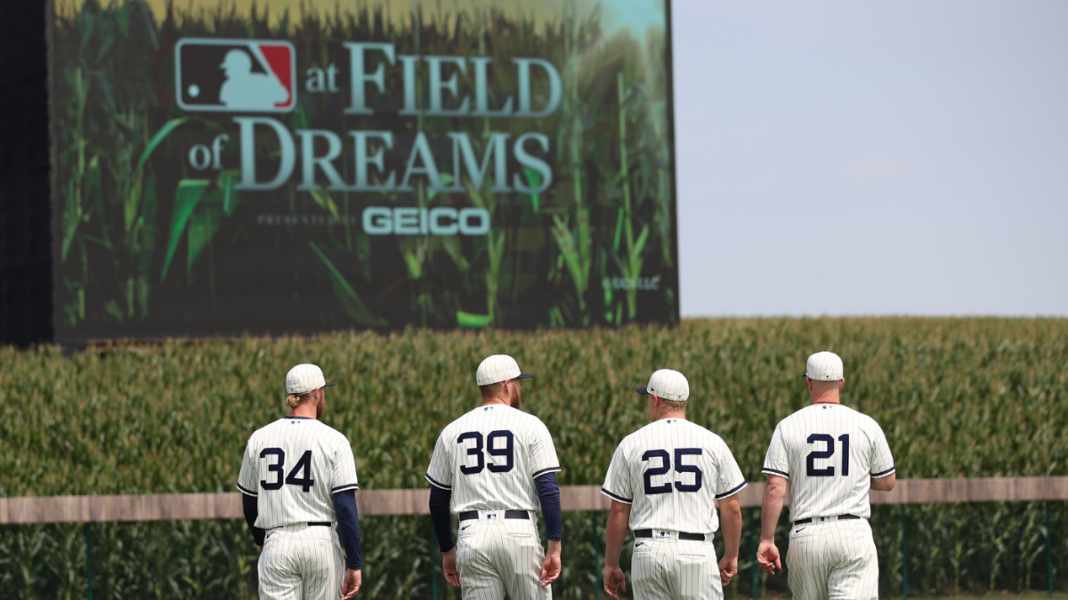 Cubs, Reds unveil MLB at Field of Dreams uniforms