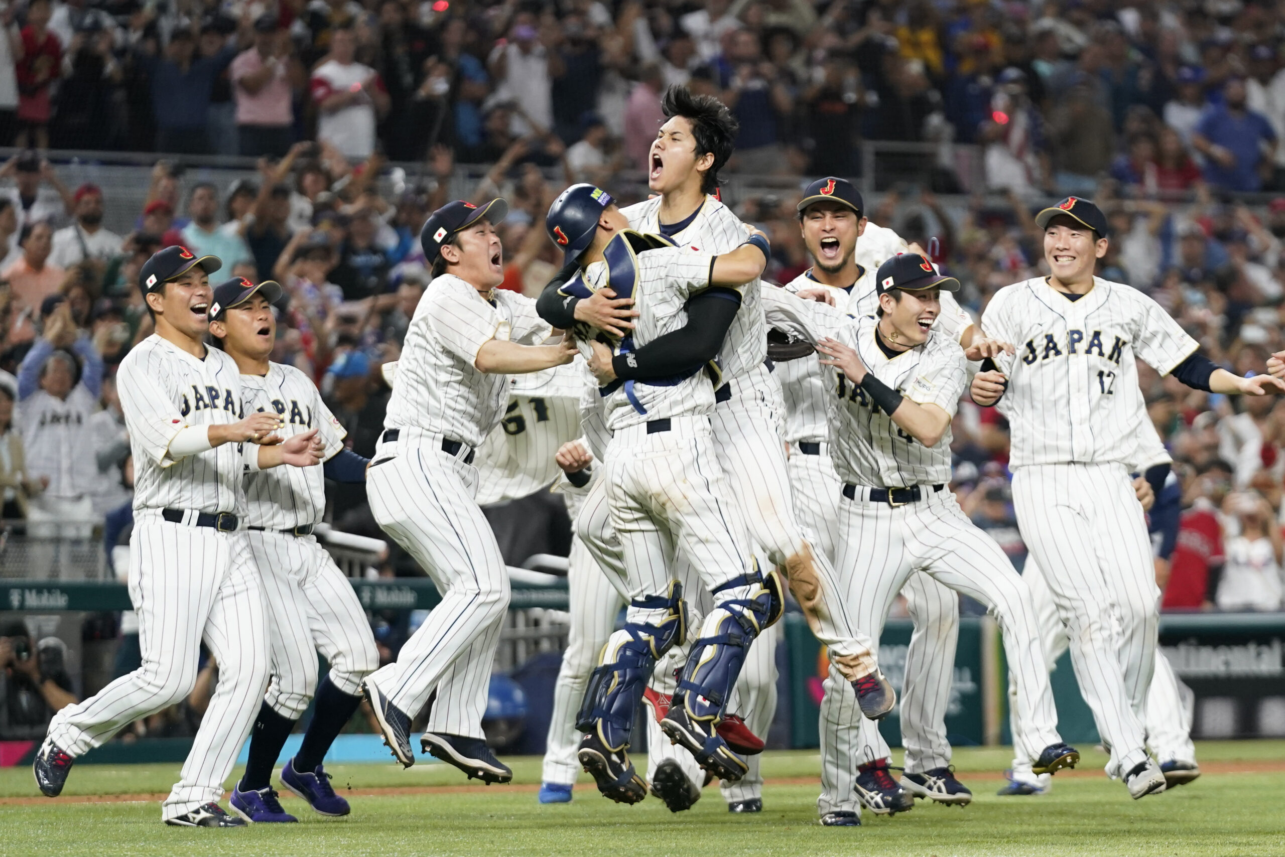 APTOPIX WBC Baseball US Japan